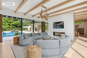 14 East Dr in Sag Harbor, NY - Building Photo - Building Photo