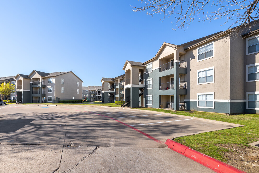 Mayfield Park Apartments in Arlington, TX - Foto de edificio