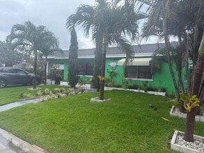1424 N M St in Lake Worth Beach, FL - Foto de edificio - Building Photo