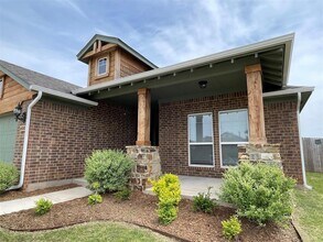 400 Vista in Yukon, OK - Building Photo - Building Photo