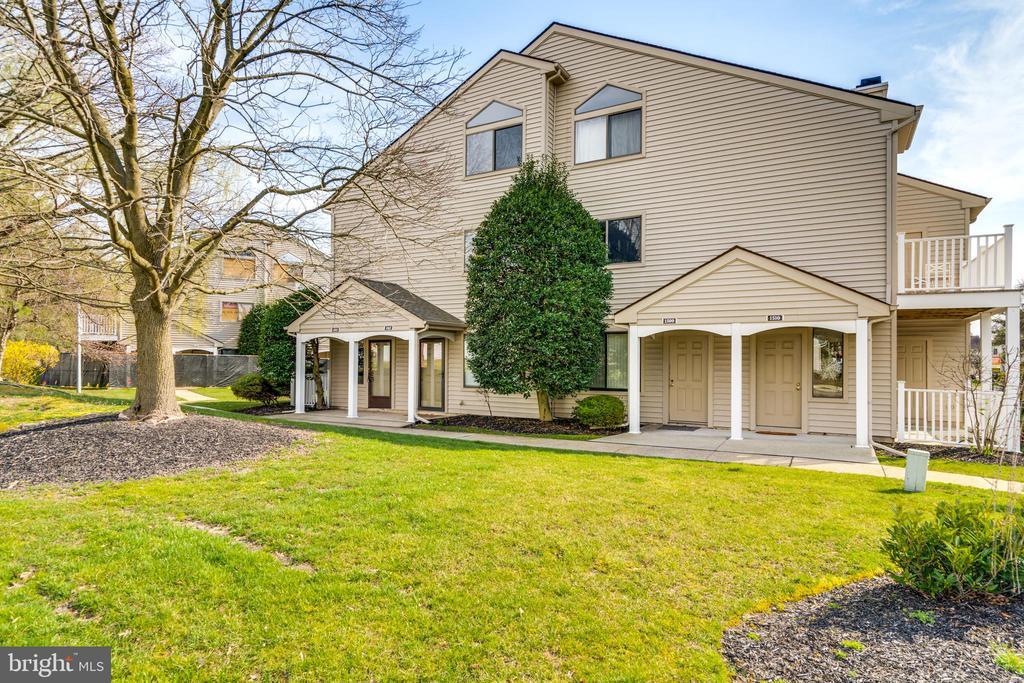 1512 Roberts Way in Voorhees Township, NJ - Building Photo