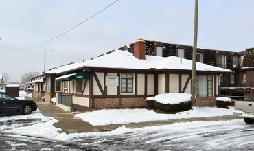 Court View Centre in Columbus, OH - Building Photo - Building Photo