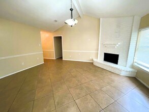 5615 Lynngate Dr in Spring, TX - Building Photo - Building Photo