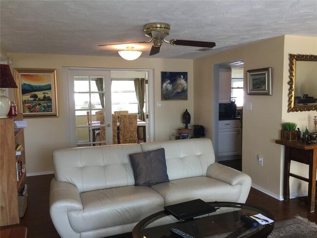 5701 Elena Dr in Holiday, FL - Building Photo - Building Photo