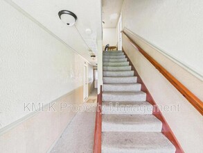 5030 Winthrop Dr in Austintown, OH - Foto de edificio - Building Photo