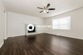 902 SW Foxtail Dr in Grain Valley, MO - Building Photo - Building Photo
