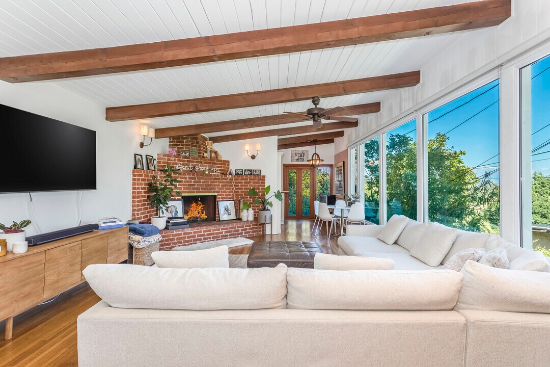 2385 Sunset Heights Dr in Los Angeles, CA - Building Photo