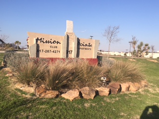 Mission Pointe Club Apartments in Euless, TX - Building Photo