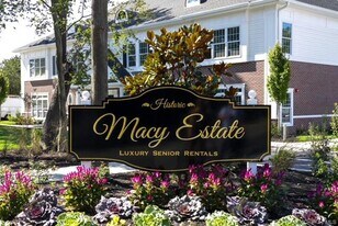 46 Islip Ave in Islip, NY - Building Photo