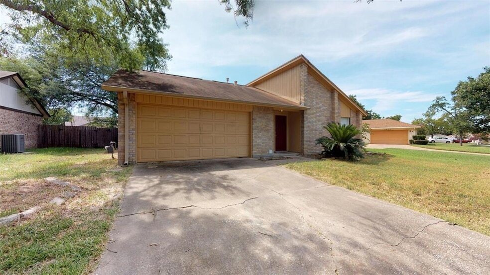 2812 Adrienne Dr in College Station, TX - Building Photo