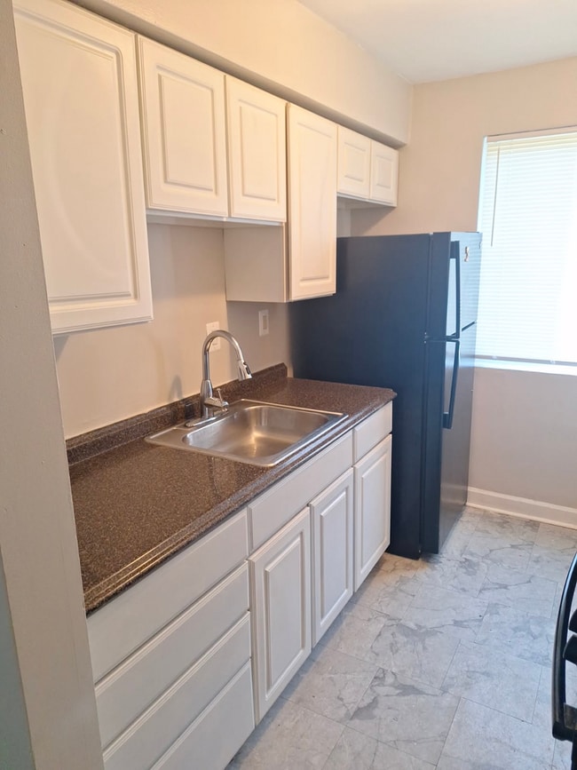 property at 6 Galveston St SW