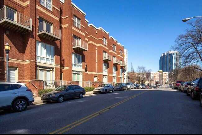 807 18th Ave S, Unit 207 in Nashville, TN - Building Photo - Building Photo