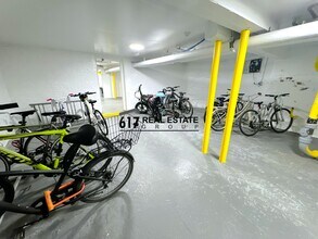 74 S Huntington Ave, Unit 1 in Boston, MA - Building Photo - Building Photo