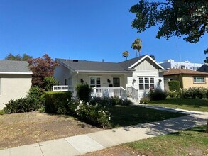 4470 Stansbury Ave in Sherman Oaks, CA - Building Photo - Building Photo