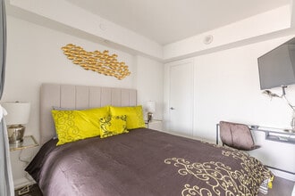 146 Bloor St W in Toronto, ON - Building Photo - Building Photo