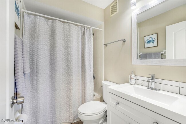 property at 7360 Glenmoor Ln