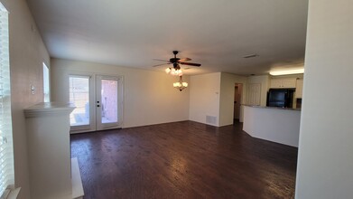 6122 79th St-Unit -B in Lubbock, TX - Building Photo - Building Photo