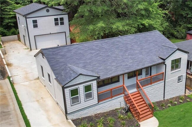 property at 720 N Parkwood Rd