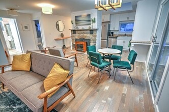 413 Sunset Forest Dr in Hawley, PA - Building Photo - Building Photo