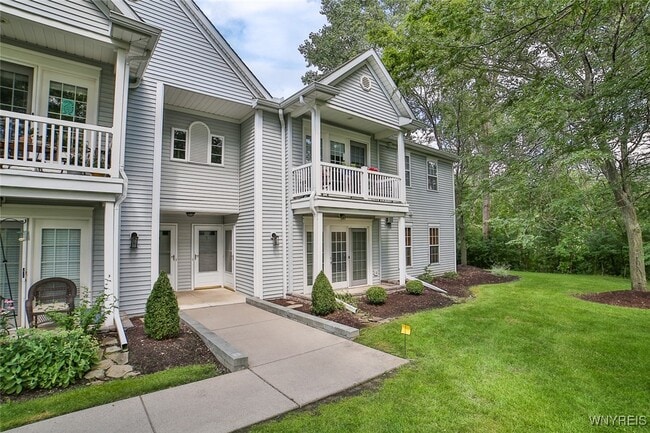 2775 N Forest Rd in Getzville, NY - Building Photo - Building Photo