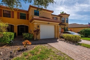 9472 River Otter Dr in Ft. Myers, FL - Building Photo