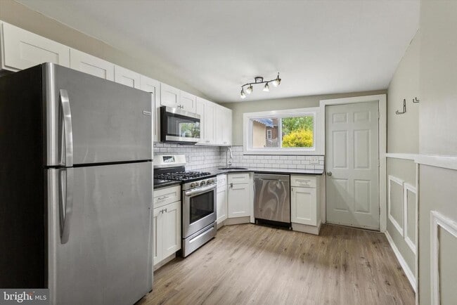 1615 E Eyre St in Philadelphia, PA - Building Photo - Building Photo