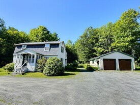 16 Hominy Pot Rd in New London, NH - Building Photo