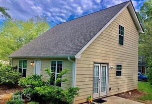 110 White Terrace in Athens, GA - Building Photo