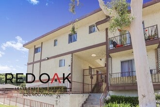 7915 Vineland Ave, Unit 21 in Los Angeles, CA - Building Photo - Building Photo