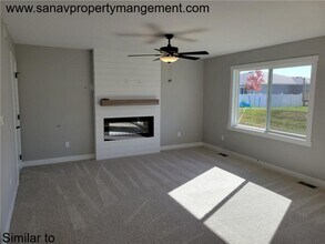 332 Marie Ave in Norwalk, IA - Building Photo - Building Photo