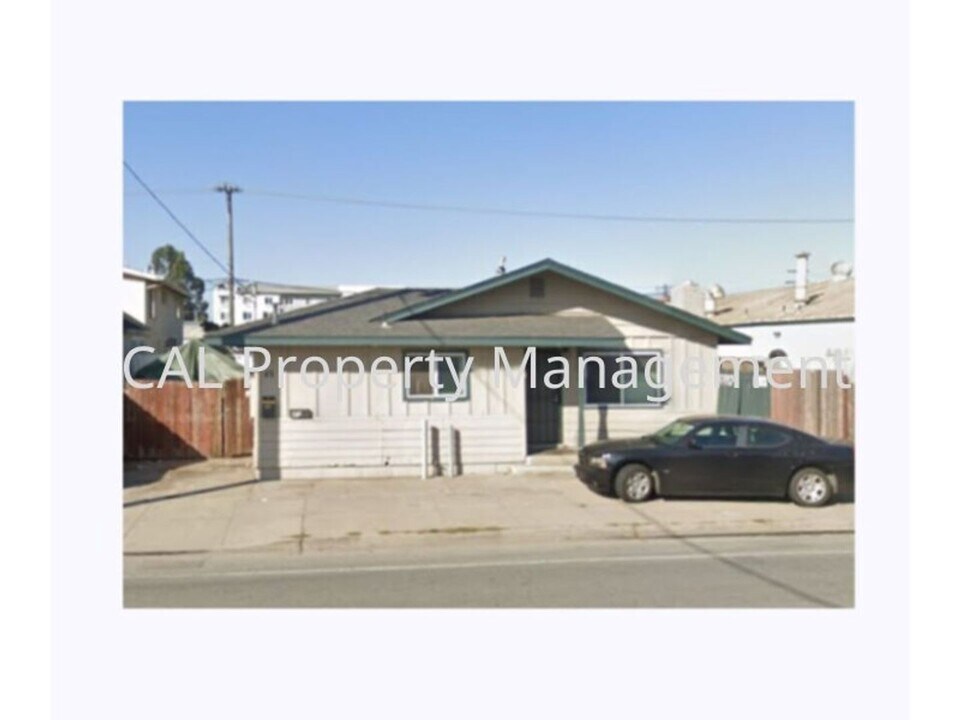 47 Sherwood Dr in Salinas, CA - Building Photo