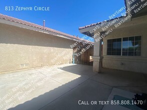 813 Zephyr Cir in Hemet, CA - Building Photo - Building Photo