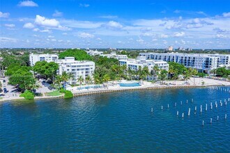 650 NE 64th St in Miami, FL - Building Photo - Building Photo