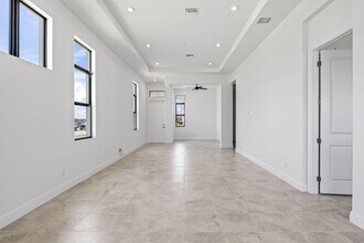 502 SW Bayshore Blvd in Port St. Lucie, FL - Building Photo - Building Photo