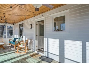 1045 Lake St E in Wayzata, MN - Building Photo - Building Photo