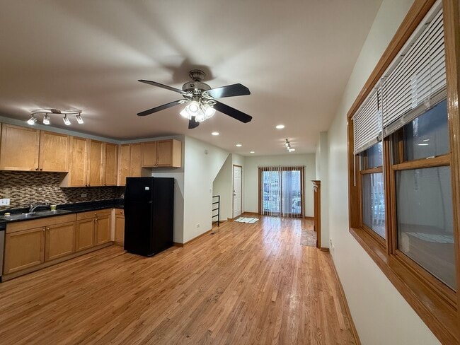 2207 W Warren Blvd in Chicago, IL - Building Photo - Building Photo