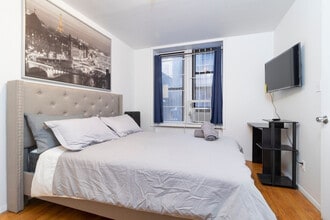 316 E 96th St in New York, NY - Building Photo - Building Photo