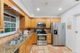 2238 SW 24th Ter in Miami, FL - Building Photo - Building Photo