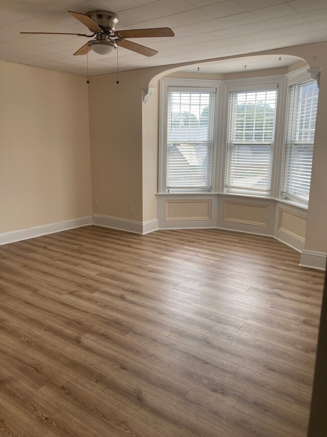 93 Greenwood Ave, Unit Second Floor