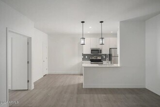 20707 N 67th Ave-Unit -B2 in Glendale, AZ - Building Photo - Building Photo