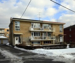 24-26 Annapearl Ct in Toronto, ON - Building Photo