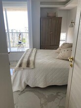 1450 Brickell Bay Dr, Unit 1709 in Miami, FL - Building Photo - Building Photo