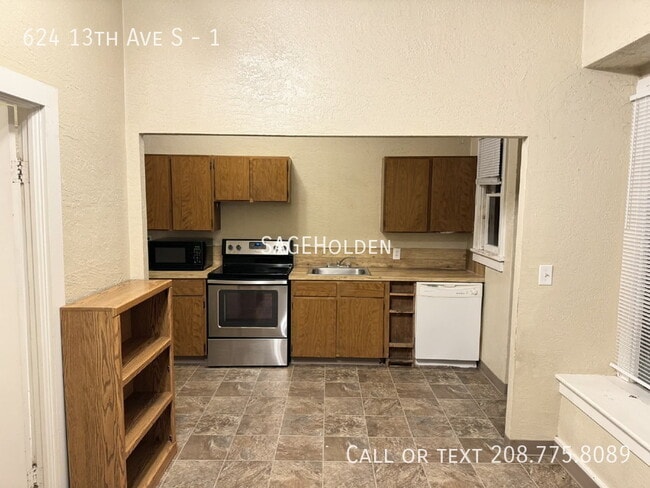 property at 624 13th Ave S
