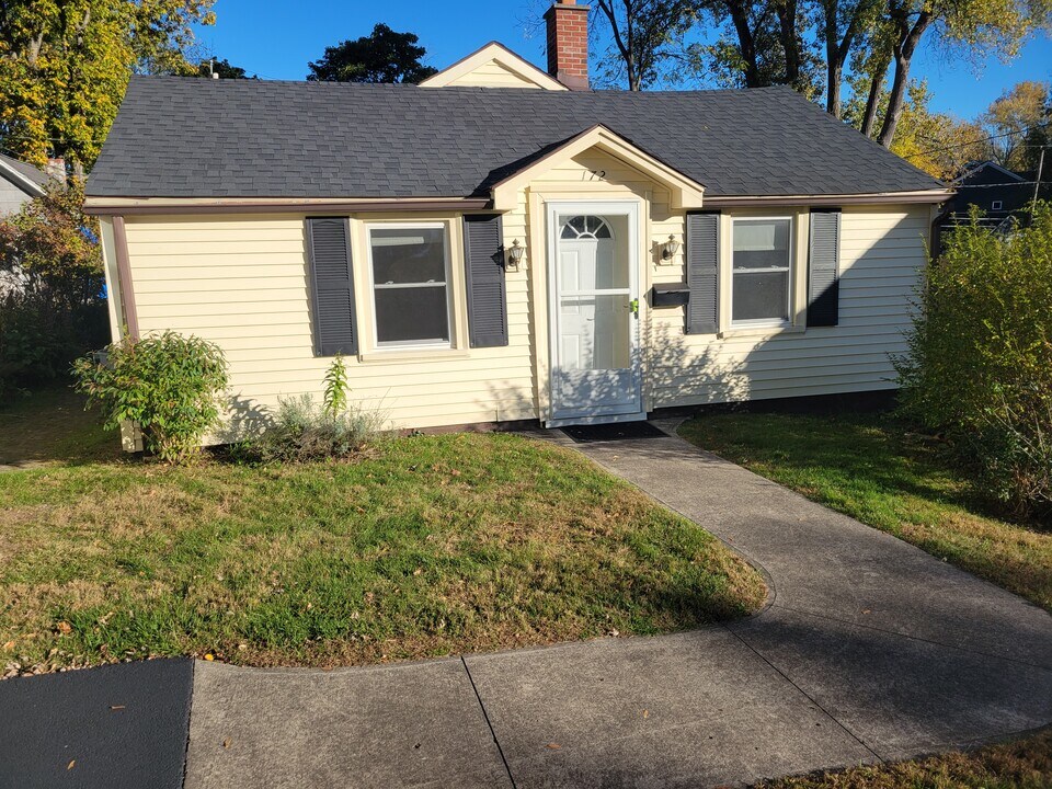 172 Howland Ave in Rochester, NY - Building Photo