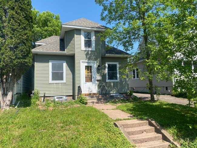 property at 4007 W 5th St