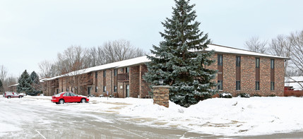 Deerfield Apartments in Green Bay, WI - Foto de edificio - Building Photo