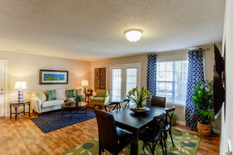 Northfield Commons Apartments in Murfreesboro, TN - Building Photo - Interior Photo