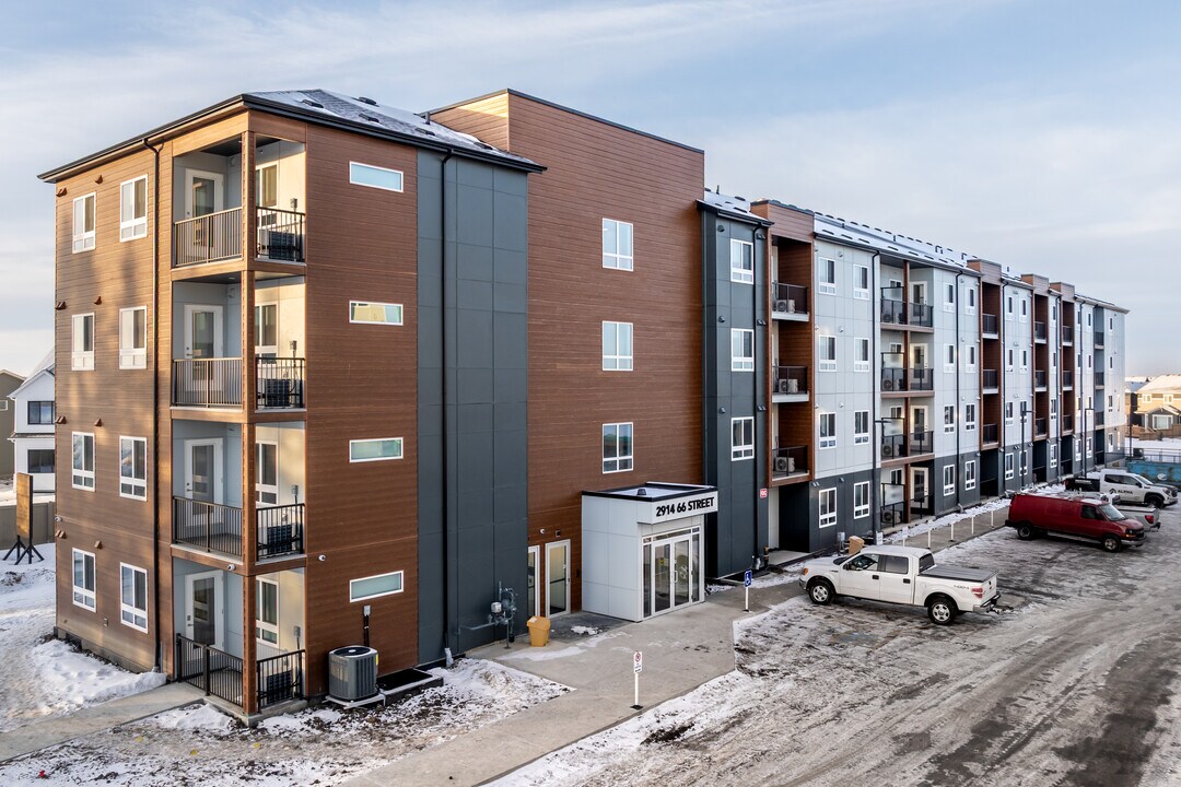 Orchards 66 in Edmonton, AB - Building Photo