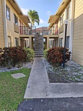 2601 Riverside Dr in Coral Springs, FL - Foto de edificio - Building Photo