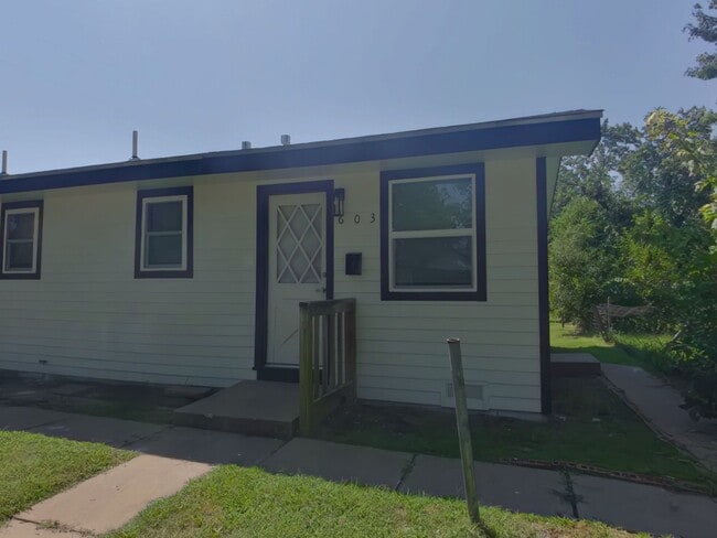 601 N Gordon St in Wichita, KS - Building Photo - Building Photo